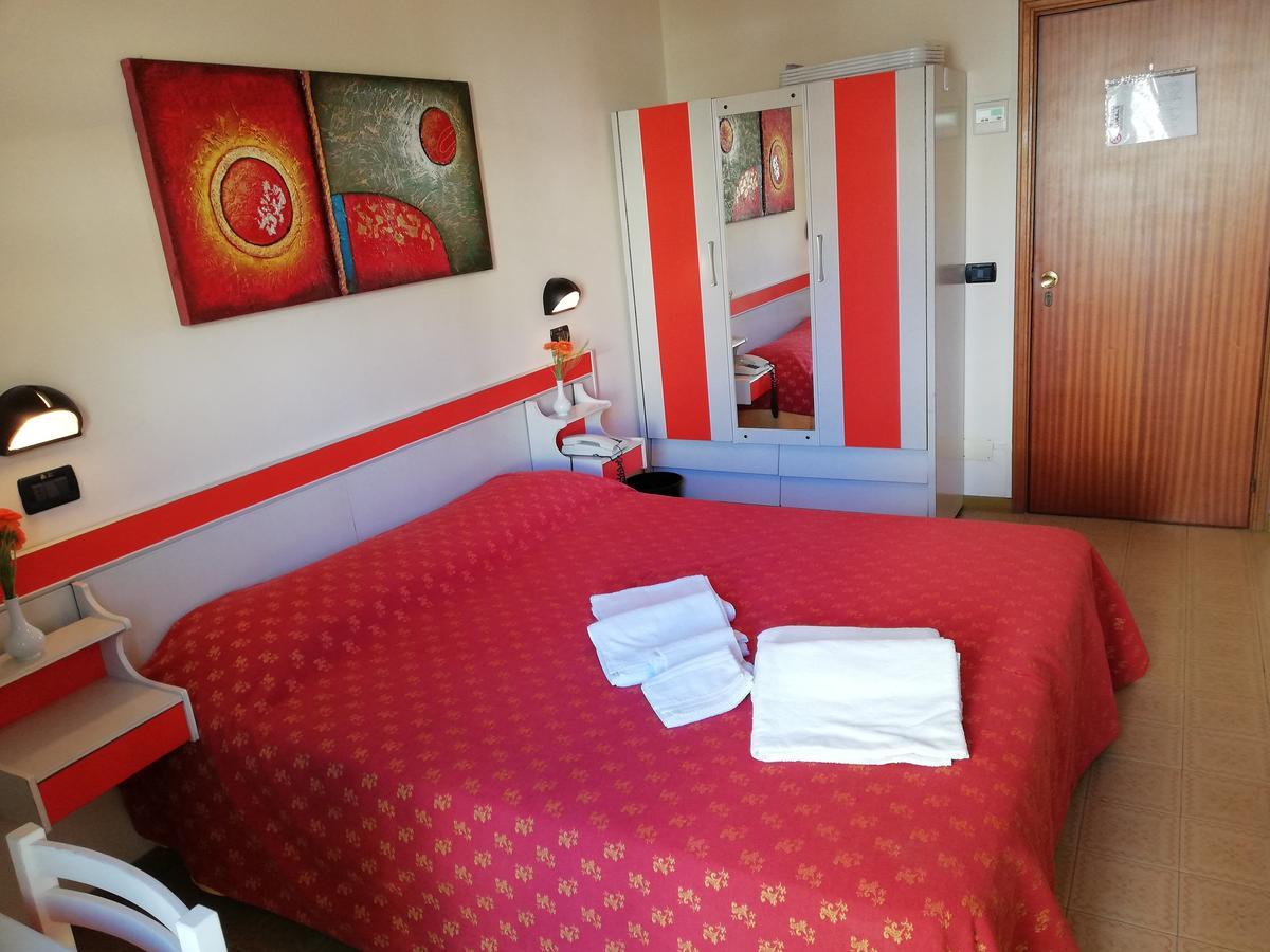 Hotel Devon Rooms & Breakfast Cesenatico Exterior foto